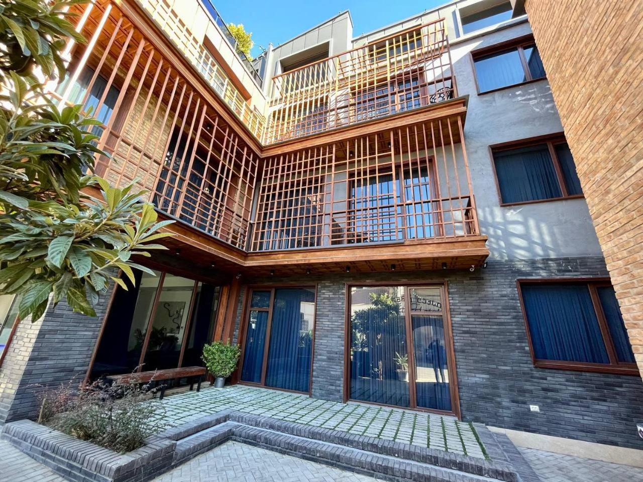 Luxin Hotell Tbilisi Exteriör bild